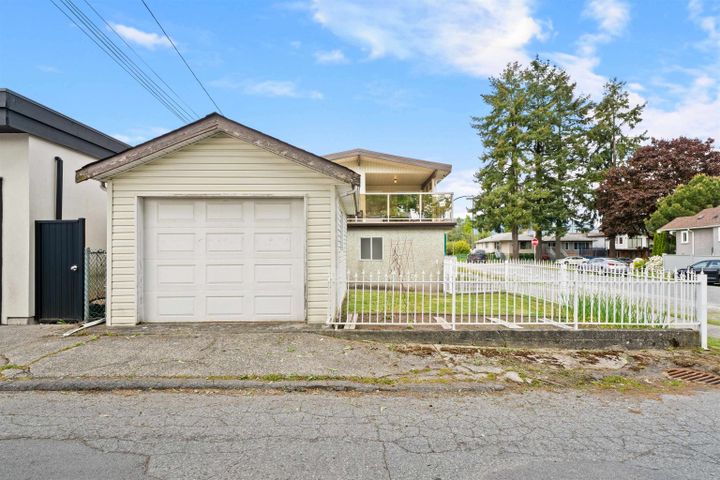 687-rosser-avenue-willingdon-heights-burnaby-north-36 of 687 Rosser Avenue, Willingdon Heights, Burnaby North