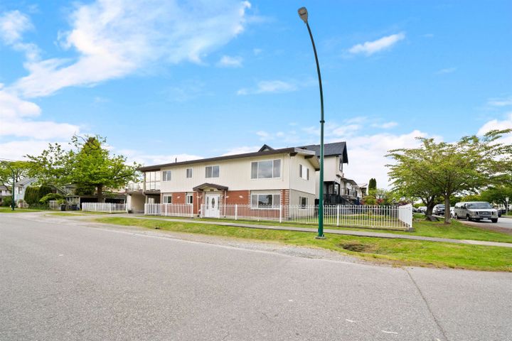 687-rosser-avenue-willingdon-heights-burnaby-north-37 of 687 Rosser Avenue, Willingdon Heights, Burnaby North
