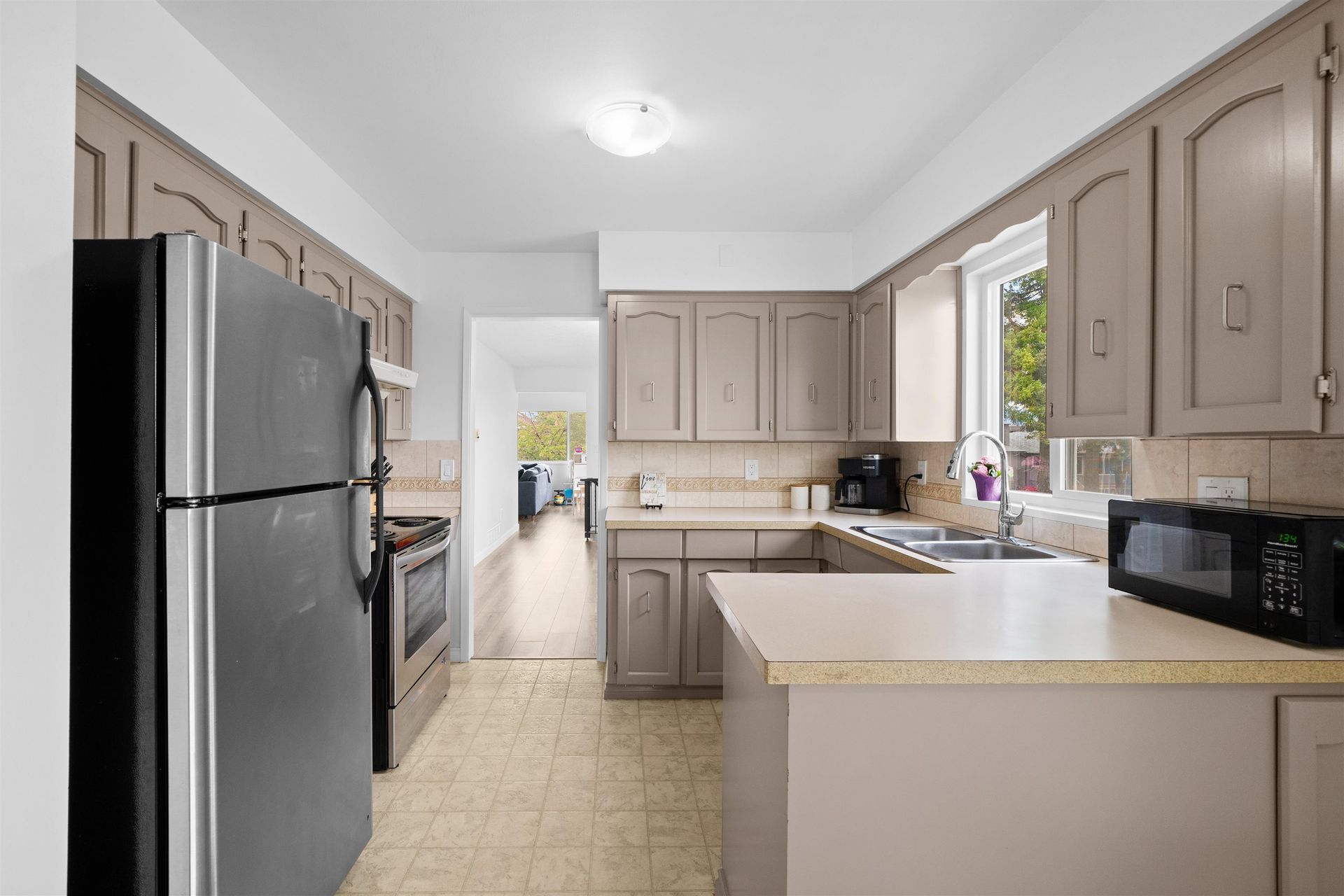 687-rosser-avenue-willingdon-heights-burnaby-north-04 of 687 Rosser Avenue, Willingdon Heights, Burnaby North