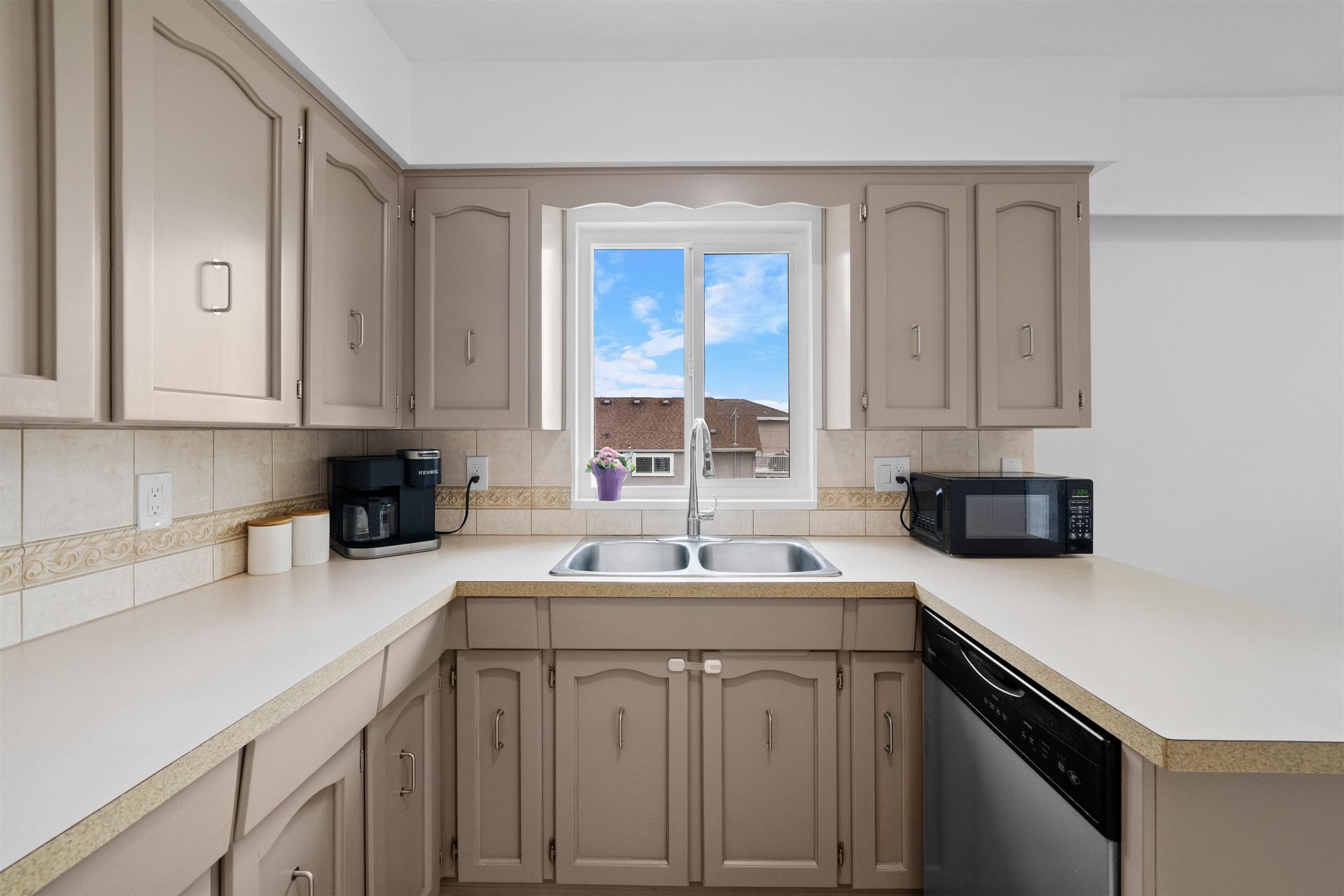 687-rosser-avenue-willingdon-heights-burnaby-north-05 of 687 Rosser Avenue, Willingdon Heights, Burnaby North