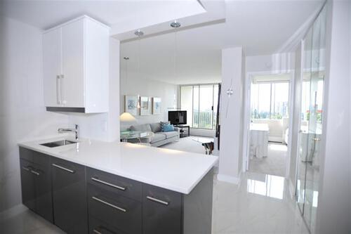 262438648-1 at 1402 - 2004 Fullerton Avenue, Pemberton Heights, North Vancouver