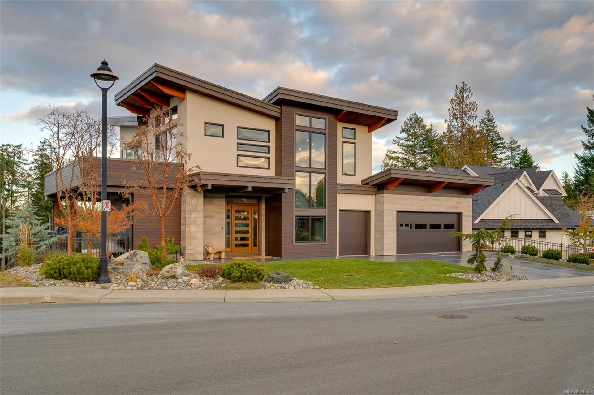 2022 Pebble Drive, Bear Mountain, Langford by Julia Abraham Real Estate 2022 Pebble Drive, Bear Mountain, Langford