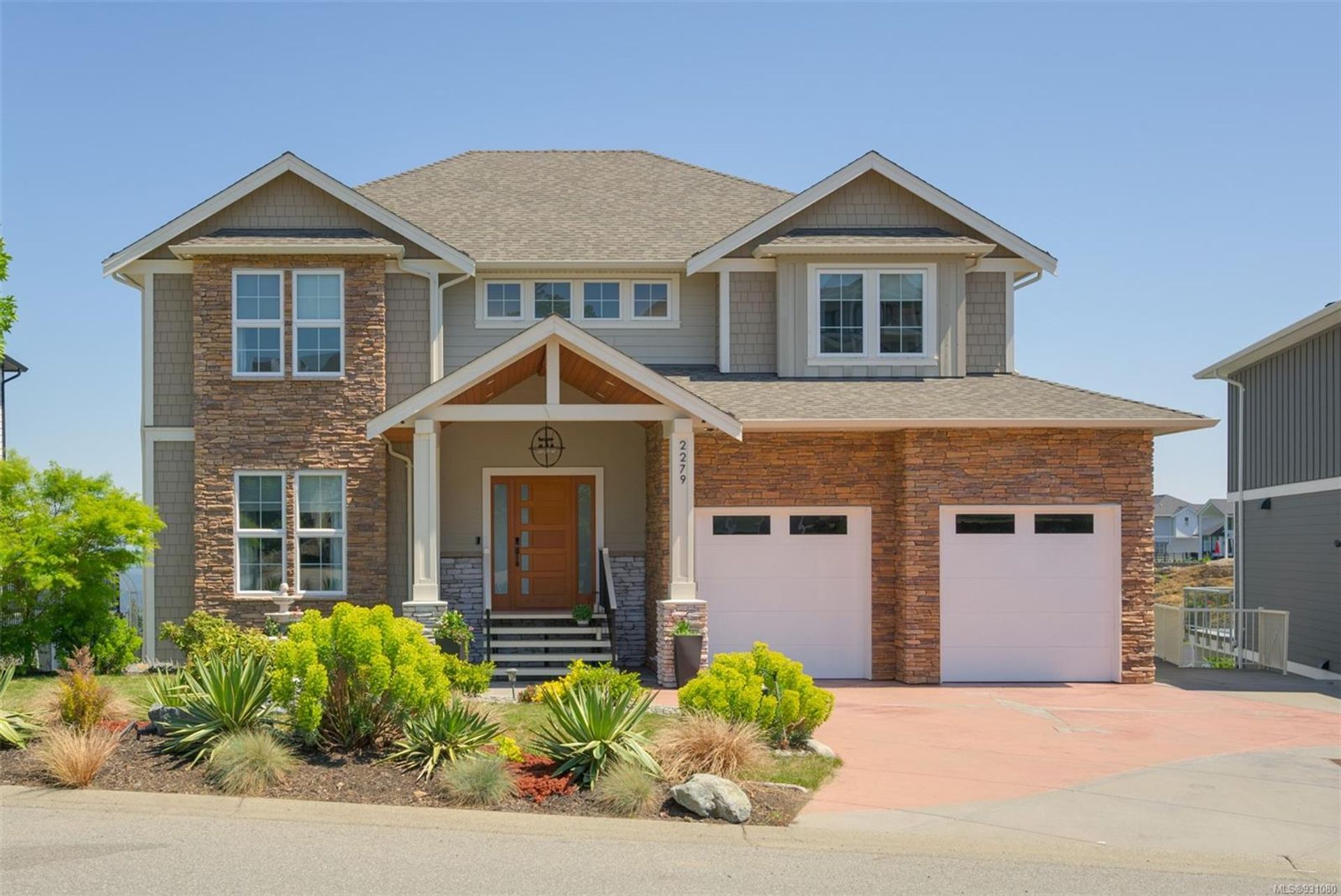 2279 Nicklaus Drive, Bear Mountain, Langford by Julia Abraham Real Estate 2279 Nicklaus Drive, Bear Mountain, Langford