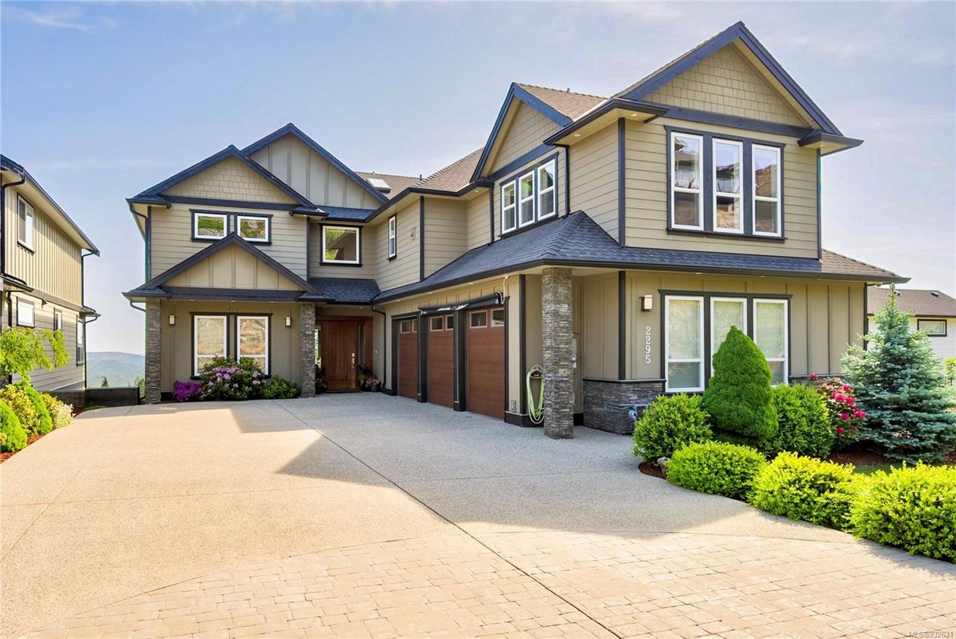 2295 Nicklaus Drive, Bear Mountain, Langford by Julia Abraham Real Estate 2295 Nicklaus Drive, Bear Mountain, Langford