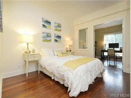  at 213 - 1400 Lynburne Pl, Bear Mountain, Langford