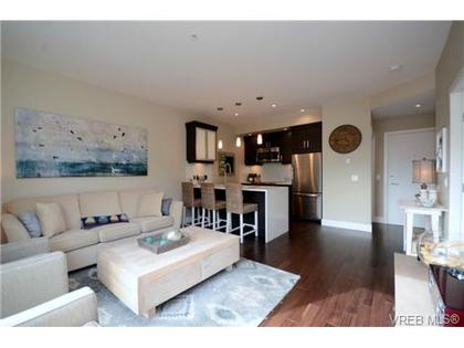  at 202 - 2589 Penrhyn St, Cadboro Bay, Saanich East