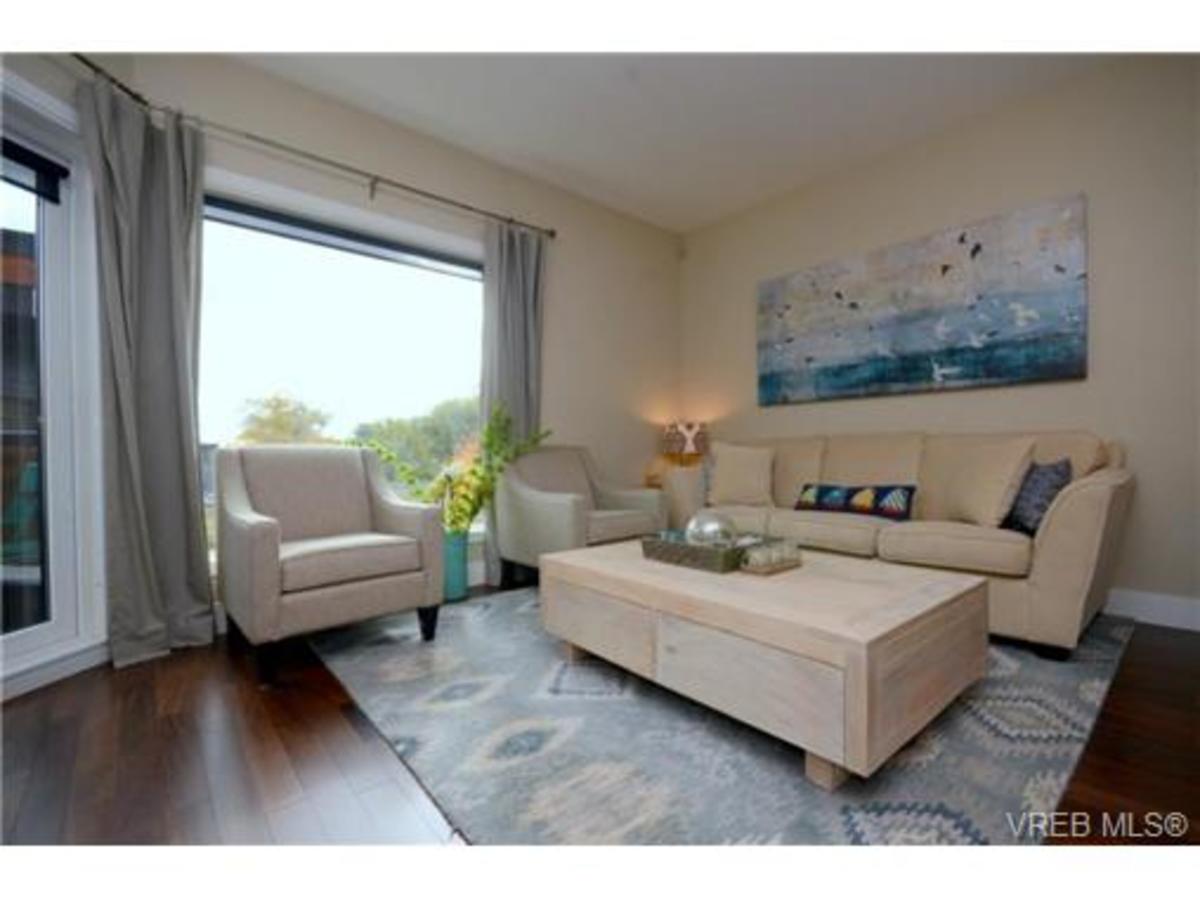 202 - 2589  St, Cadboro Bay, Saanich East  by Julia Abraham Real Estate 202 - 2589  St, Cadboro Bay, Saanich East