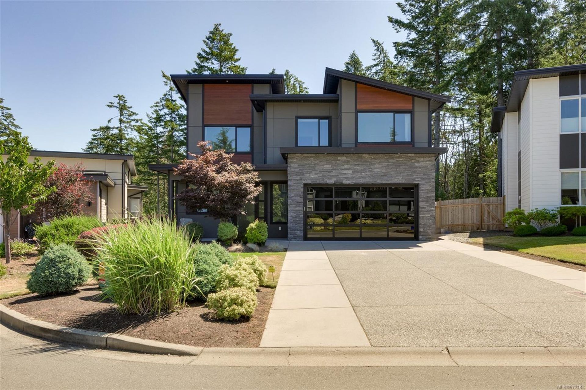 2039 Rivers Crossing, Bear Mountain, Langford by Julia Abraham Real Estate 2039 Rivers Crossing, Bear Mountain, Langford