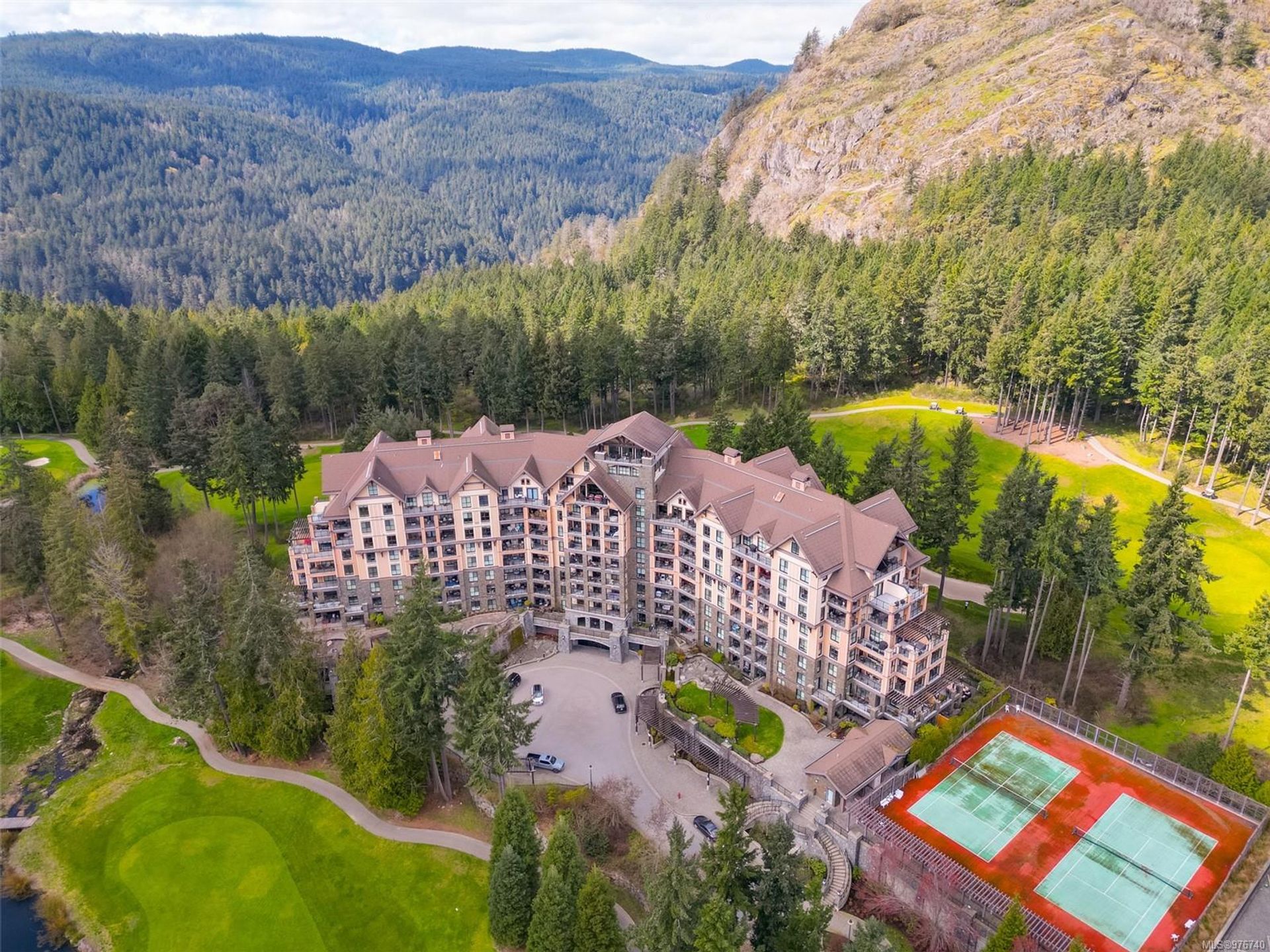 405 - 1400 Lynburne Place, Bear Mountain, Langford by Julia Abraham Real Estate 405 - 1400 Lynburne Place, Bear Mountain, Langford