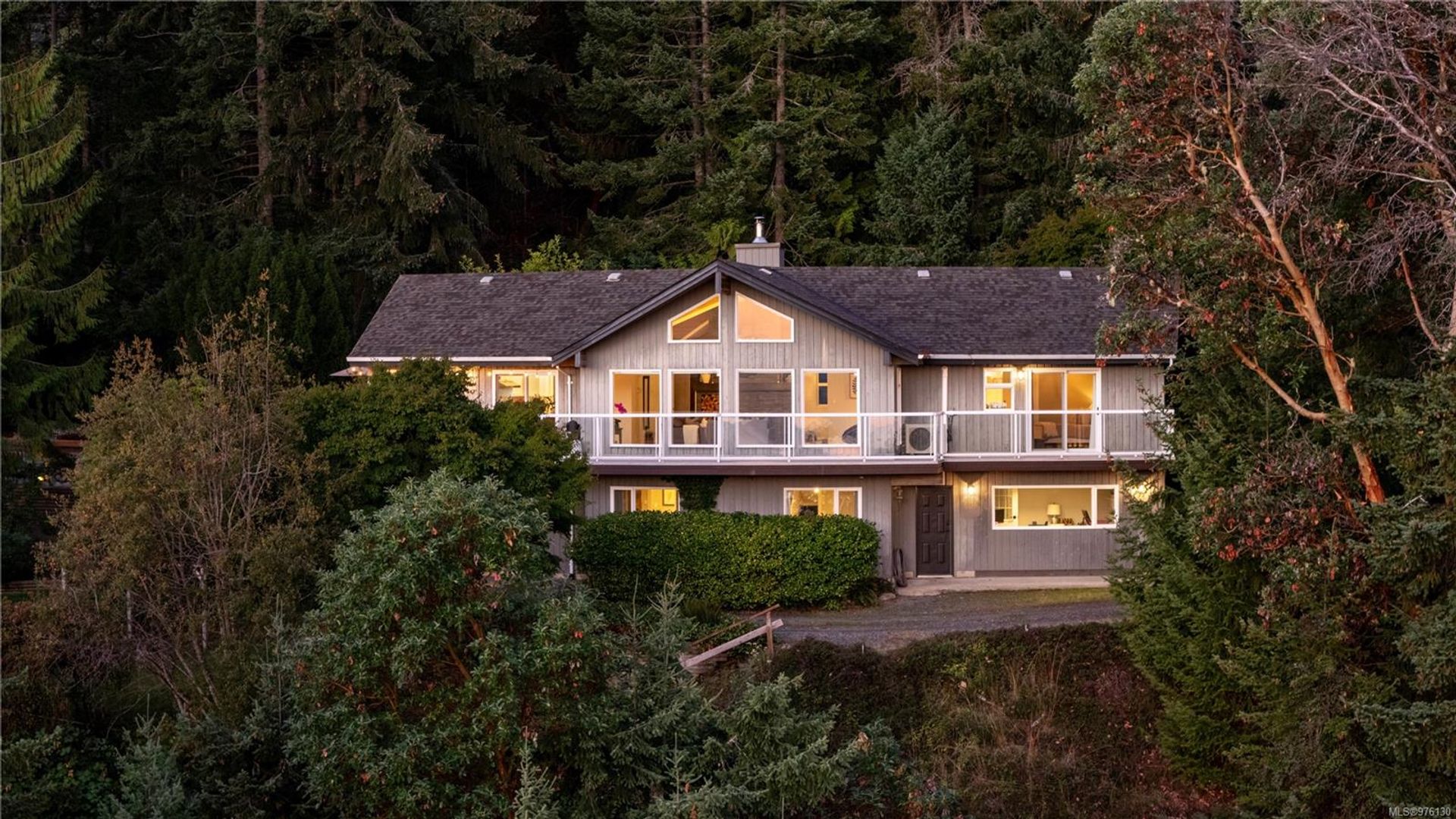 4276 Camsusa Road, Malahat Proper, Malahat & Area by Julia Abraham Real Estate 4276 Camsusa Road, Malahat Proper, Malahat & Area