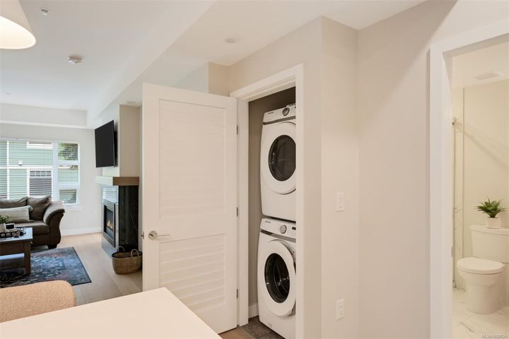 9861-third-sidney-north-east-sidney-17 at 204 - 9861 Third Street, Sidney North-East, Sidney