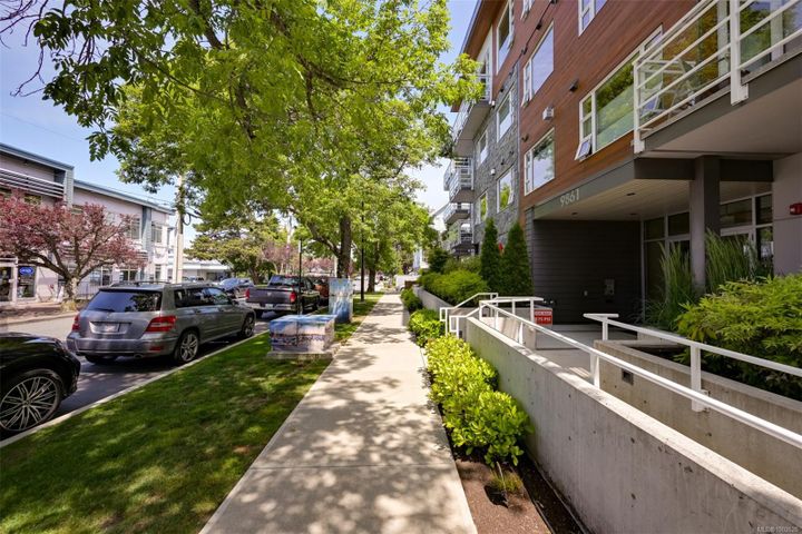 9861-third-sidney-north-east-sidney-26 at 204 - 9861 Third Street, Sidney North-East, Sidney