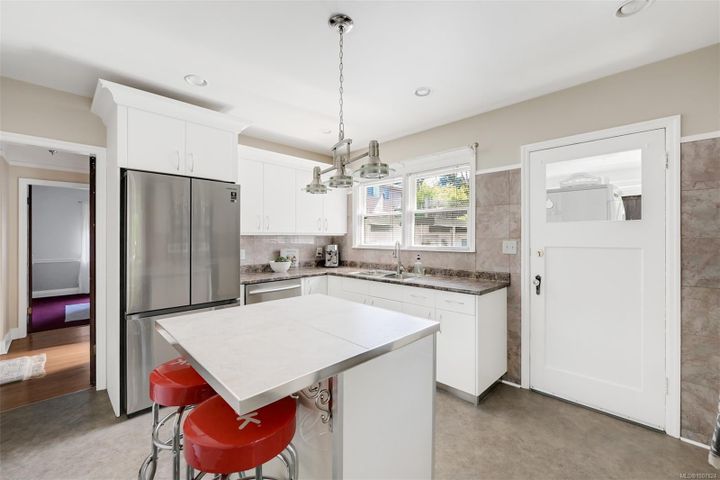 1151-reynolds-maplewood-saanich-east-11 at 1151 Reynolds Road, Maplewood, Saanich East