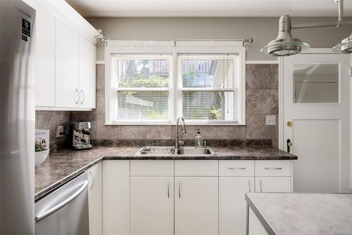 1151-reynolds-maplewood-saanich-east-14 at 1151 Reynolds Road, Maplewood, Saanich East