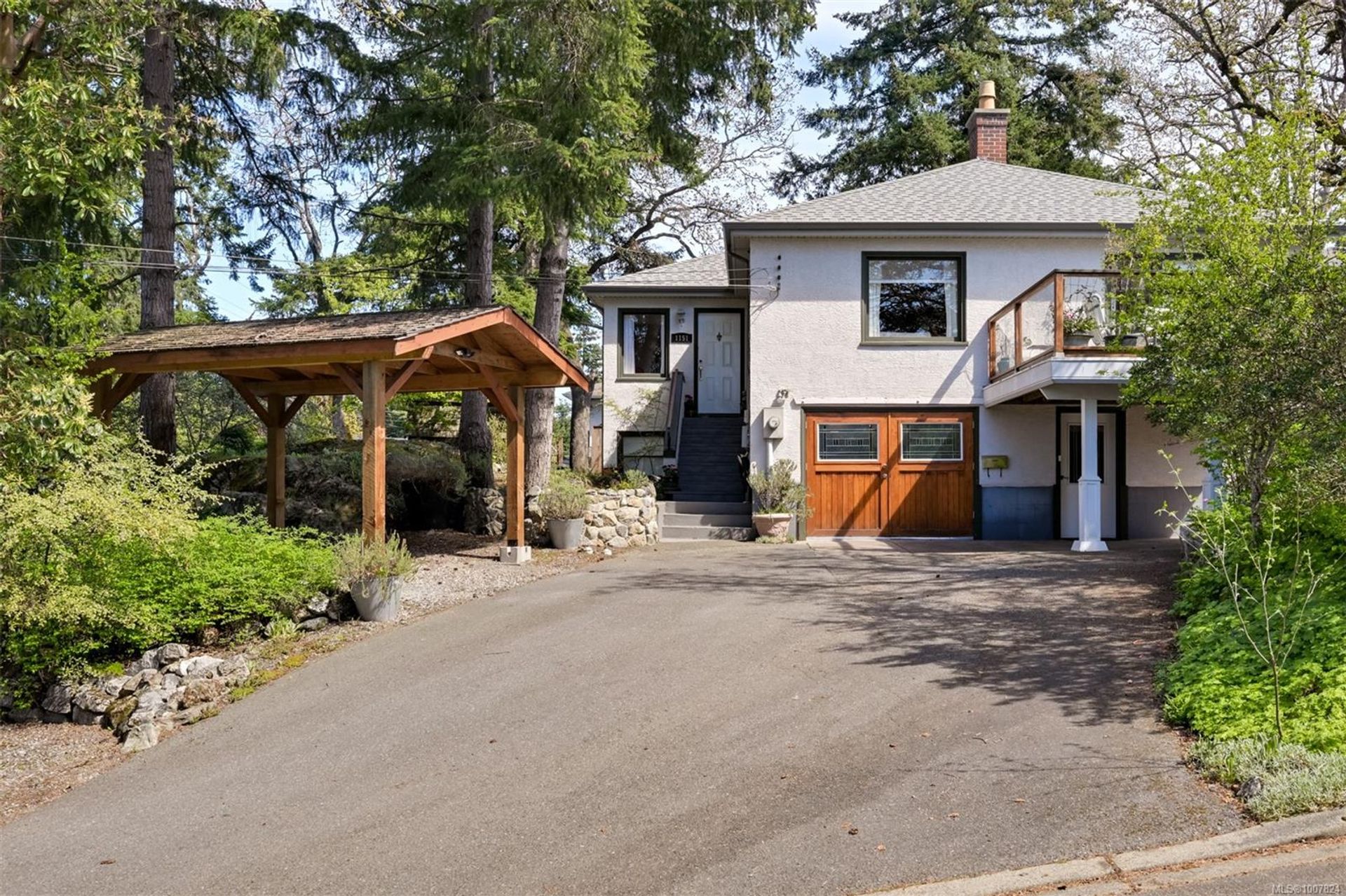 1151 Reynolds Road, Maplewood, Saanich East by Julia Abraham Real Estate 1151 Reynolds Road, Maplewood, Saanich East