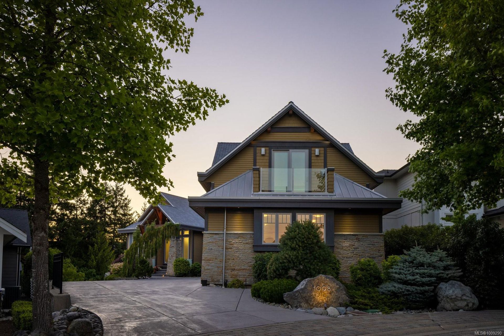 1098 Bearspaw Plat, Bear Mountain, Langford 