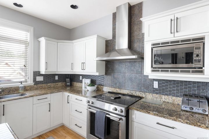 2019-troon-bear-mountain-langford-16 at 2019 Troon Court, Bear Mountain, Langford