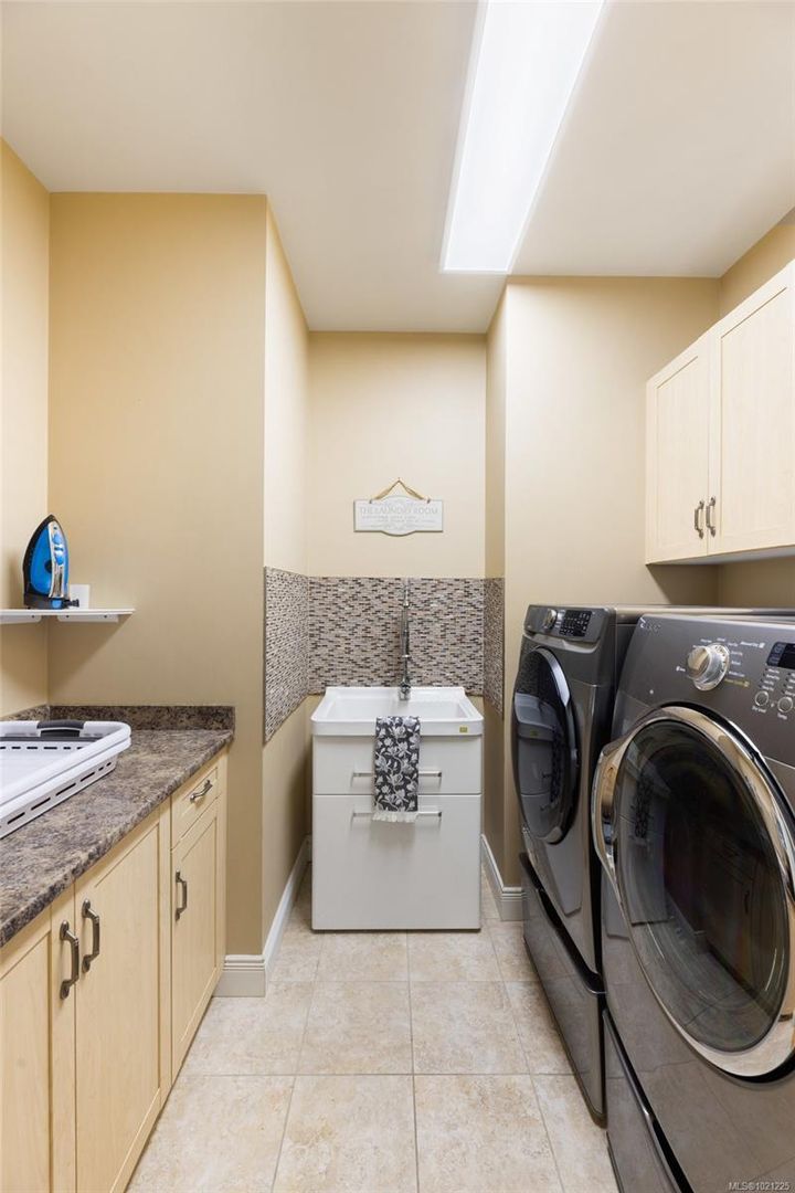 2019-troon-bear-mountain-langford-20 at 2019 Troon Court, Bear Mountain, Langford