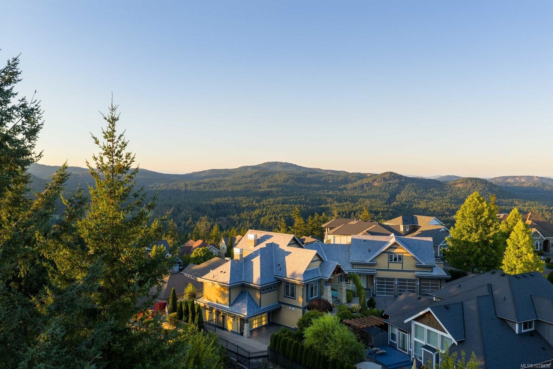 1098 Bearspaw Plat, Bear Mountain, Langford 