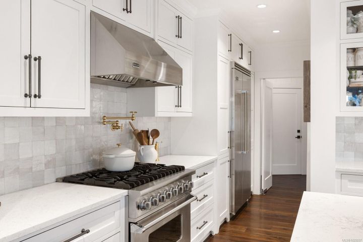 2176-champions-bear-mountain-langford-06 at 2176 Champions Way, Bear Mountain, Langford