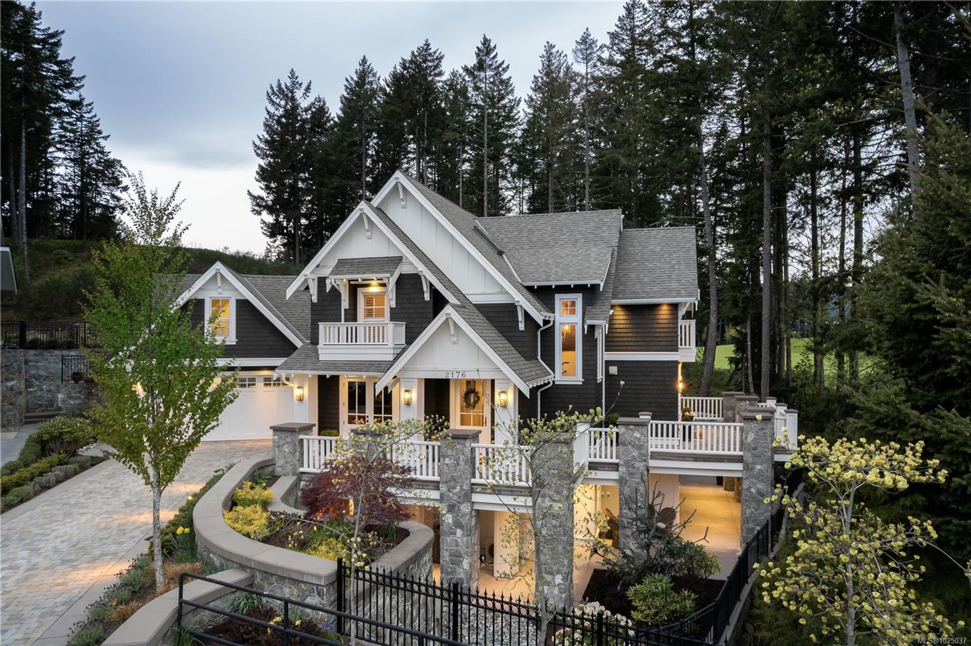 2176 Champions Way, Bear Mountain, Langford 