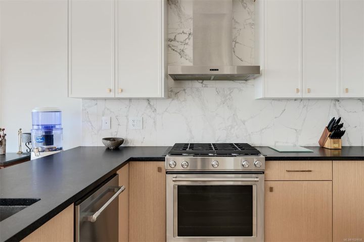 1122-olivine-bear-mountain-langford-15 at 1122 Olivine Mews, Bear Mountain, Langford