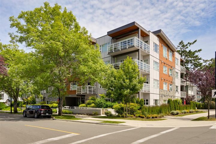 9861-third-sidney-north-east-sidney-01 at 406 - 9861 Third Street, Sidney North-East, Sidney