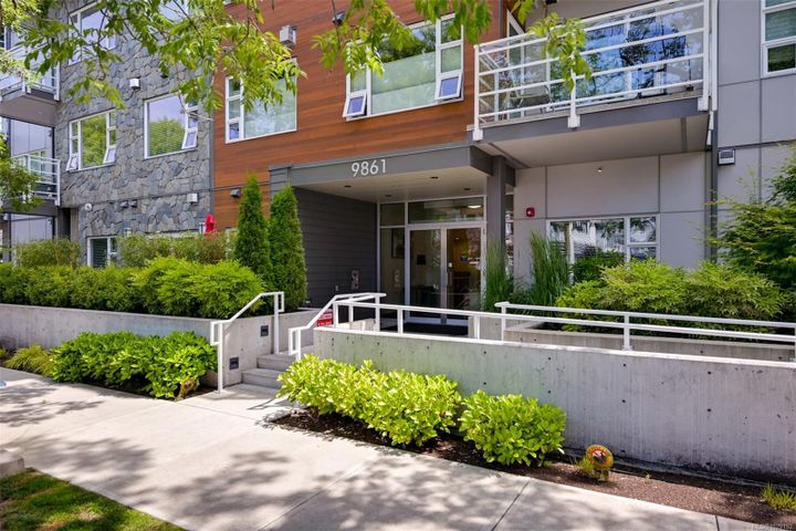 9861-third-sidney-north-east-sidney-02 at 406 - 9861 Third Street, Sidney North-East, Sidney