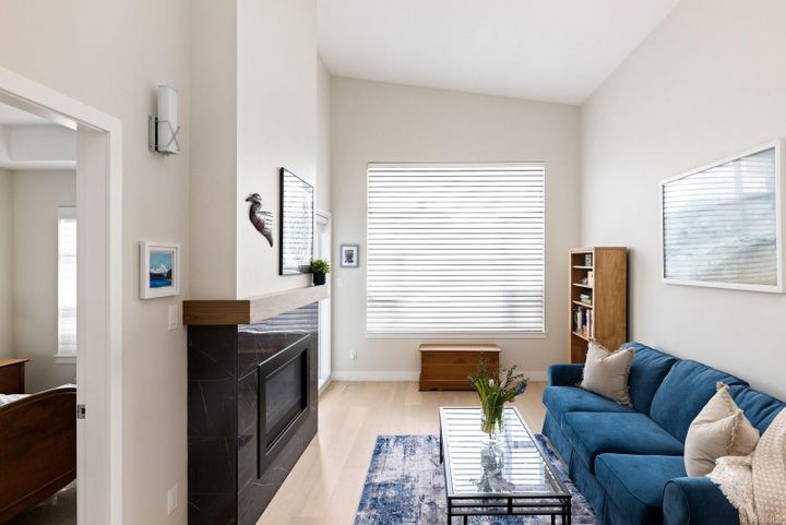 9861-third-sidney-north-east-sidney-04 at 406 - 9861 Third Street, Sidney North-East, Sidney