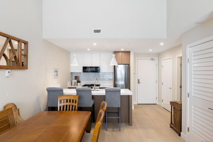 9861-third-sidney-north-east-sidney-08 at 406 - 9861 Third Street, Sidney North-East, Sidney