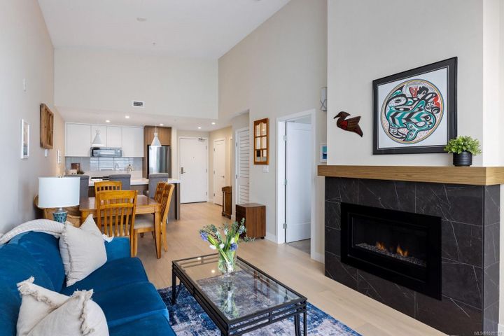 9861-third-sidney-north-east-sidney-10 at 406 - 9861 Third Street, Sidney North-East, Sidney