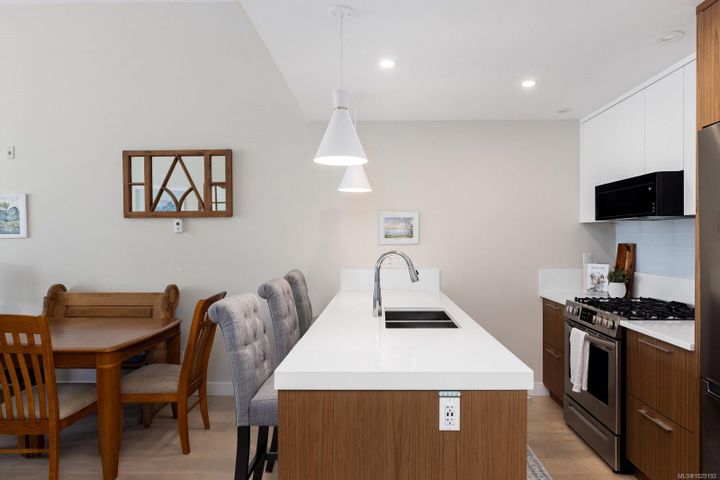 9861-third-sidney-north-east-sidney-13 at 406 - 9861 Third Street, Sidney North-East, Sidney