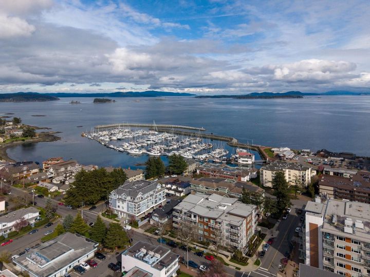 9861-third-sidney-north-east-sidney-23 at 406 - 9861 Third Street, Sidney North-East, Sidney