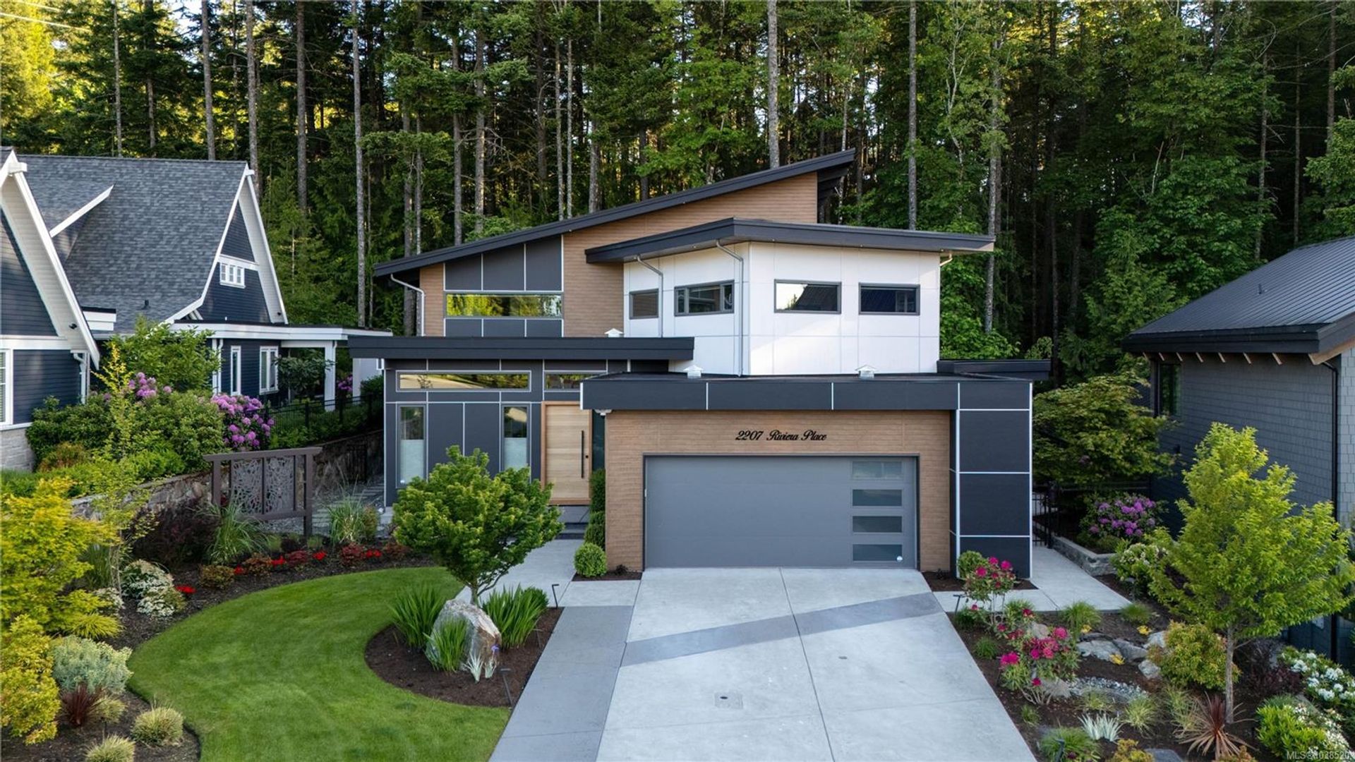 2207 Riviera Place, Bear Mountain, Langford 