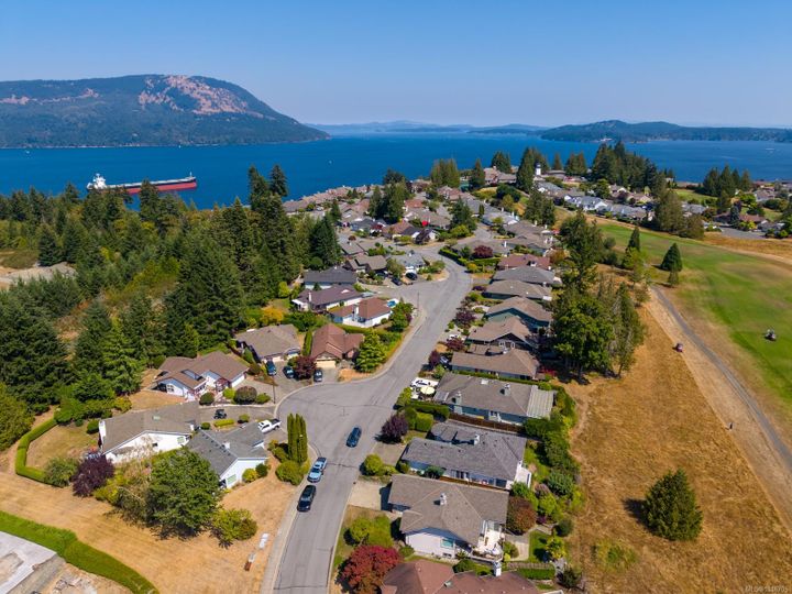 3714-arbutus-cobble-hill-malahat-area-03 at 3714 N Arbutus Drive, Cobble Hill, Malahat & Area