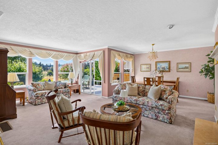 3714-arbutus-cobble-hill-malahat-area-04 at 3714 N Arbutus Drive, Cobble Hill, Malahat & Area