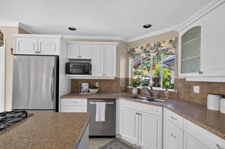 3714-arbutus-cobble-hill-malahat-area-09 at 3714 N Arbutus Drive, Cobble Hill, Malahat & Area