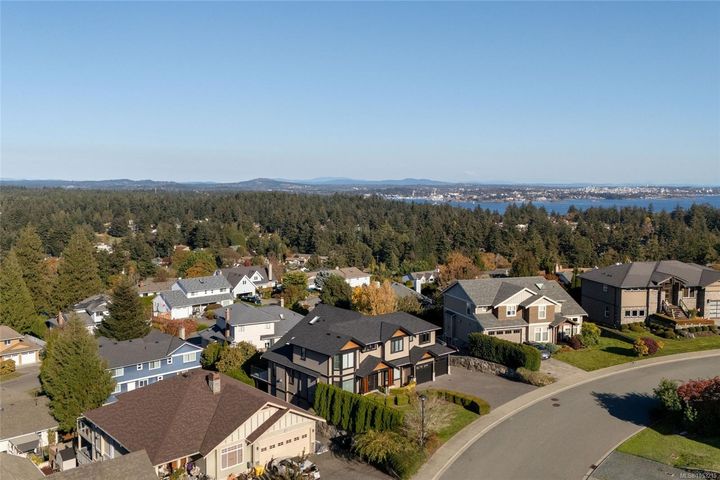 590-cottyn-triangle-colwood-02 at 590 Cottyn Way, Triangle, Colwood