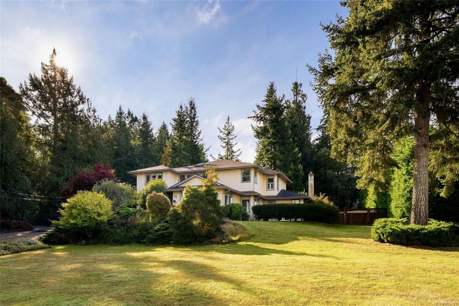11466 Sumac Drive, Lands End, North Saanich 