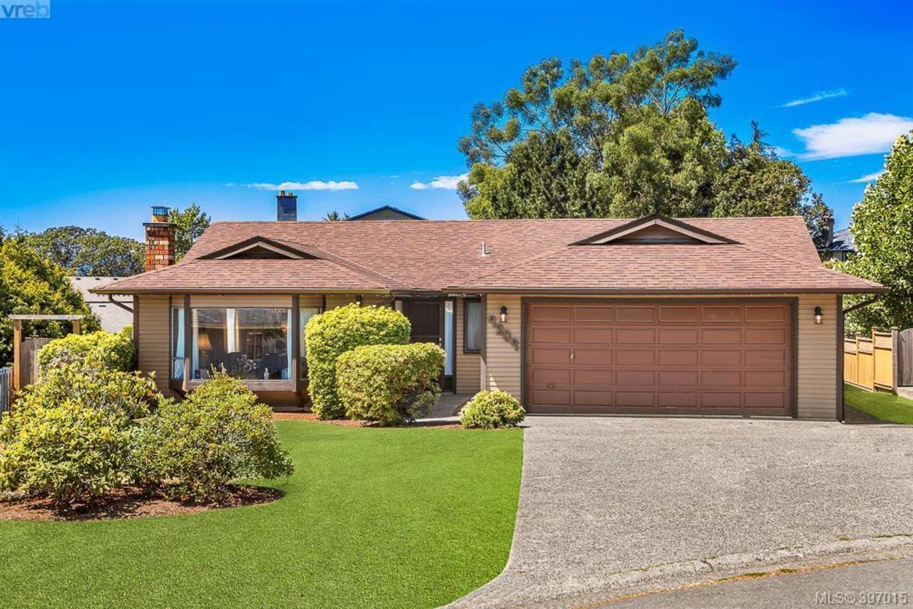 4204 Leaf Hill Green, Lake Hill, Saanich East  by Julia Abraham Real Estate 4204 Leaf Hill Green, Lake Hill, Saanich East