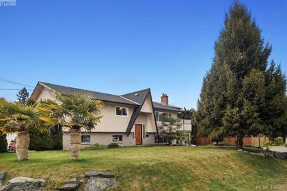 2826-santana-drive-la-goldstream-langford-01 at 2826 Santana Drive, Goldstream, Langford