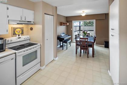 2826-santana-drive-la-goldstream-langford-16 at 2826 Santana Drive, Goldstream, Langford 2826-santana-drive-la-goldstream-langford-16 at 2826 Santana Drive, Goldstream, Langford
