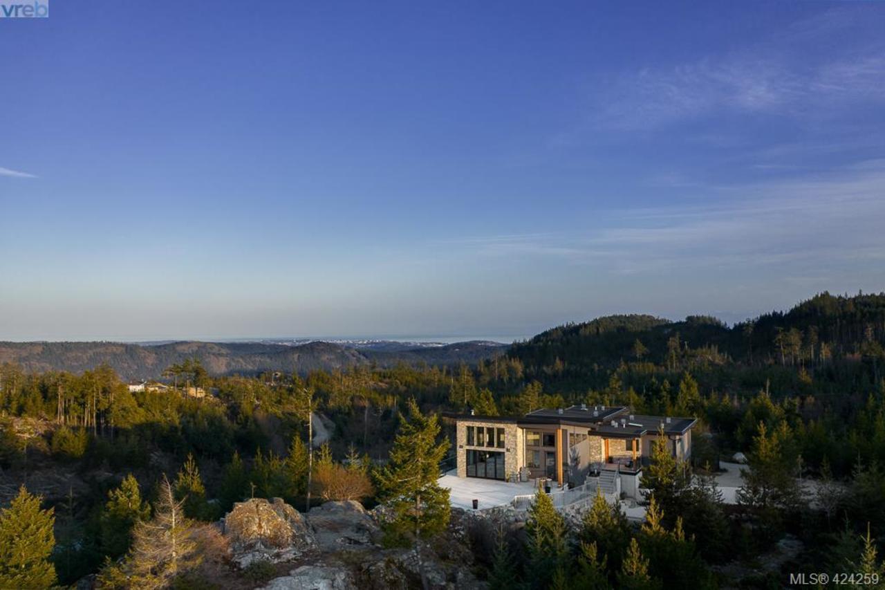 1205 Stonecrest Way, Shawnigan Lake, Malahat & Area by Julia Abraham Real Estate 1205 Stonecrest Way, Shawnigan Lake, Malahat & Area