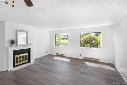 3900-shelbourne-street-se-cedar-hill-saanich-east-03 at 112 - 3900 Shelbourne Street, Cedar Hill, Saanich East 3900-shelbourne-street-se-cedar-hill-saanich-east-03 at 112 - 3900 Shelbourne Street, Cedar Hill, Saanich East