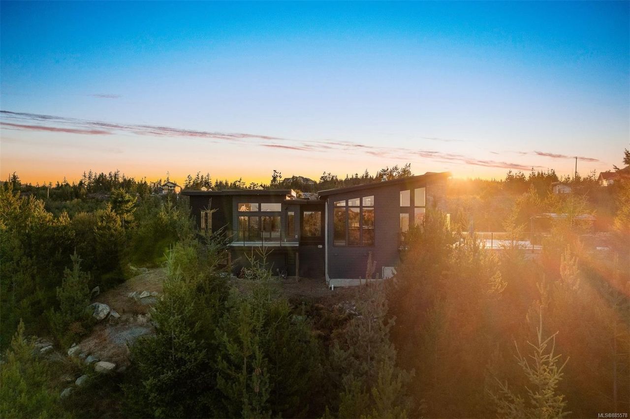 1205 Stonecrest Way, Shawnigan, Malahat & Area by Julia Abraham Real Estate 1205 Stonecrest Way, Shawnigan, Malahat & Area
