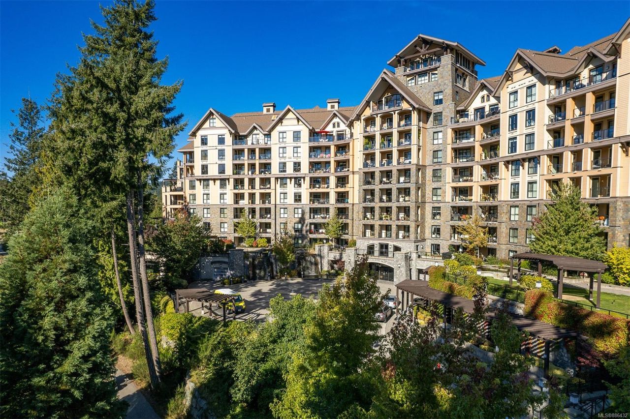 808 - 1400 Lynburne Place, Bear Mountain, Langford 