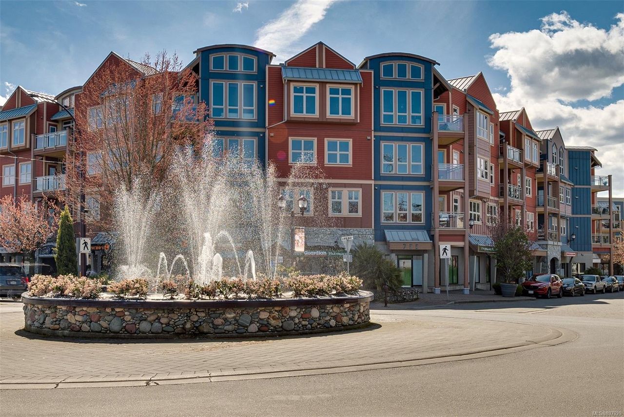 402 - 755 Goldstream Avenue, Goldstream, Langford by Julia Abraham Real Estate 402 - 755 Goldstream Avenue, Goldstream, Langford