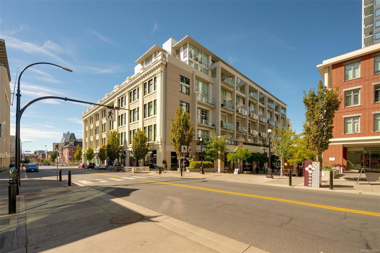 342 - 770 Fisgard Street, Victoria by Julia Abraham Real Estate 342 - 770 Fisgard Street, Victoria
