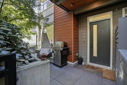 533-e-3rd-street-lower-lonsdale-north-vancouver-36 at 24 - 533 E 3rd Street, Lower Lonsdale, North Vancouver
