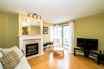 137w17-11 at 604 - 137 West 17t Street, Central Lonsdale, North Vancouver